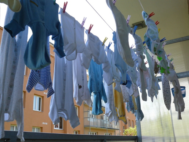 Jet jeden skoro stejn pohled na balkon.